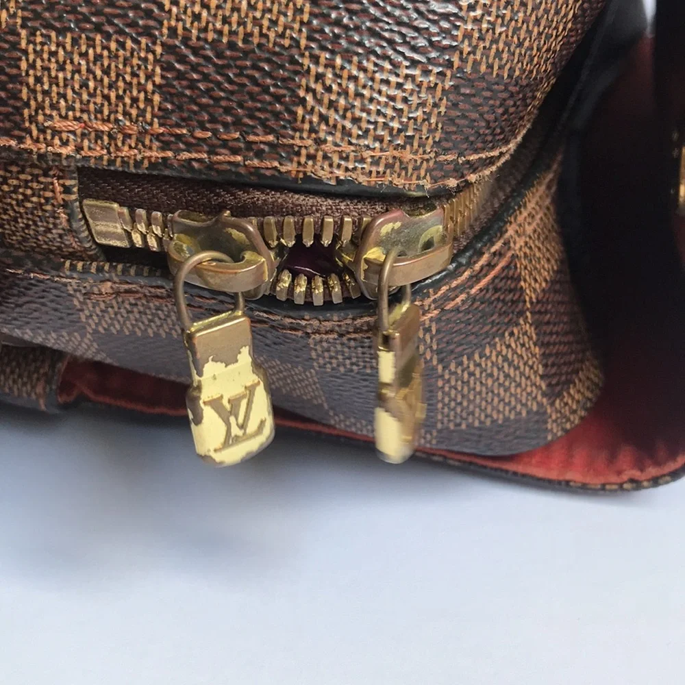 Pre-Love Louis Vuitton Naviglio Messenger Bag in the iconic Damier Ebene